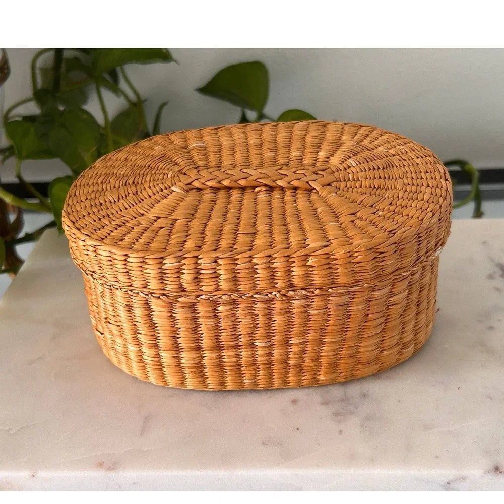 Vintage Oval Woven Wicker Basket with Lid Boho Trinket Box Natural Storage